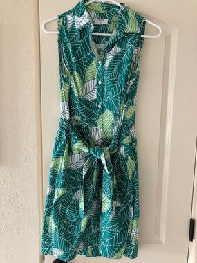 UNTUCKit Poppy Green Leaf Floral Wrap Button Up Dress - Size 6